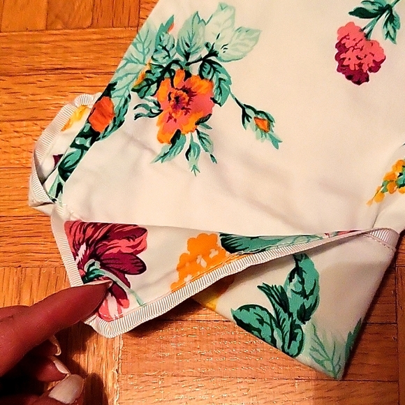 NWOT Floral Stretch Blazer in White, Burgundy, Orange, Yellow, Green, 6 - Picture 15 of 16